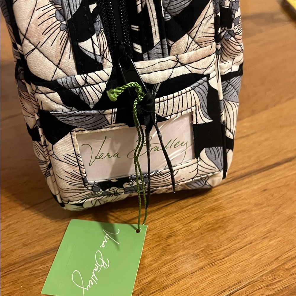 Vera Bradley Lunch Bunch Camellia - Picture 7 of 9
